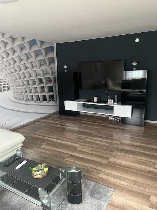 Ferienwohnung Outletcity Metzingen 메칭엔 외부 사진
